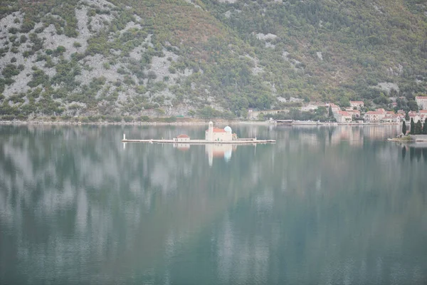 Kotor Bay to największa zatoka na Adriatyku — Zdjęcie stockowe