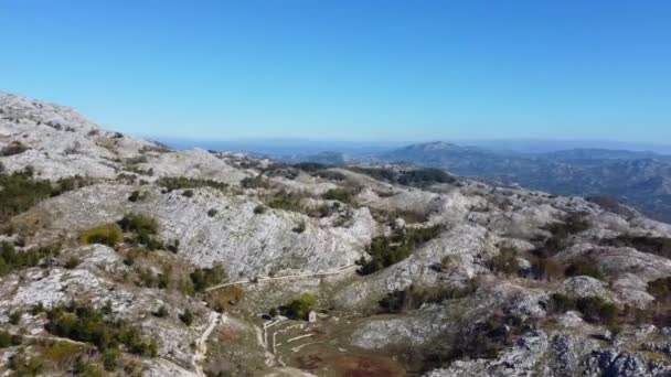 산의 정상. 국립 공원의 로벤. 몬테네그로의 본성 — 비디오