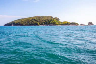 Karadağ 'ın Budva kenti yakınlarındaki St. Nicholas Adası
