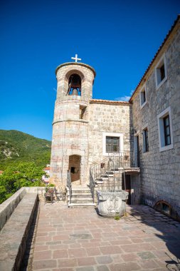 Podostrog, Budva, Karadağ - 23 Eylül 2021: Podmaine Manastırı veya Podostrog Bölgesi, Budva, Karadağ