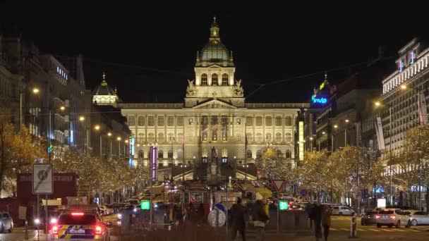 Prague, Czech Republic - January 3, 2022: Timelapse of Wenceslas Square with christmas decorations at night — стоковое видео