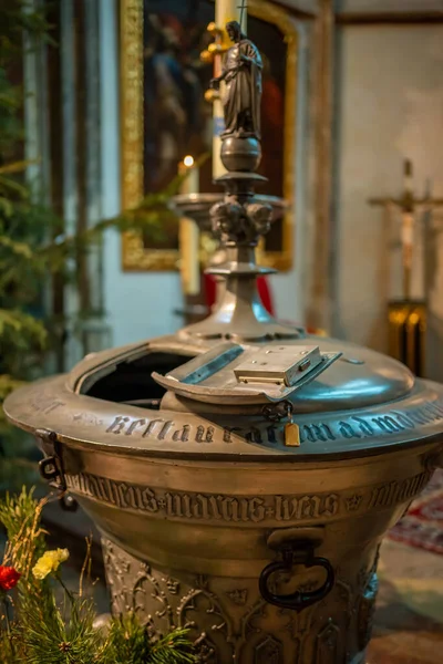 Vat with holy water for baptism in Church of Our Lady before Tyn in Prague — Photo