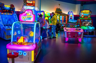 Prag, Çek Cumhuriyeti - 26.01.2022: Çek Cumhuriyeti 'nin Prag kentindeki eğlence kompleksi Hamleys' te oyun odası