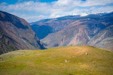 Dağ geçidi Katu-Yaryk dağ vadisi Chulyshman, Altai, Rusya. Yüksek kalite fotoğraf