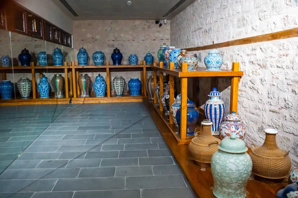 トルコのイスタンブールにある考古学博物館のTopkapiキッチンパビリオンの内部と展示 高品質の写真 — ストック写真