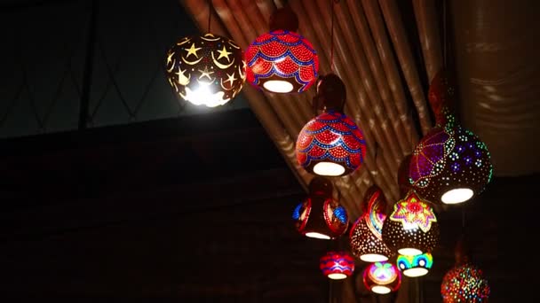 Lámparas Turcas Decorativas Tradicionales Brillantes Luces Coloridas Con Colores Vivos — Vídeo de stock