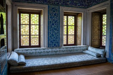 Topkapı Sarayı 'nın içi, İstanbul, Türkiye' deki şatonun ayrıntıları ve dekorasyonu. Yüksek kalite fotoğraf