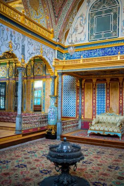 Topkapı Sarayı 'nın içi, İstanbul, Türkiye' deki şatonun ayrıntıları ve dekorasyonu. Yüksek kalite fotoğraf