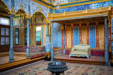 Topkapı Sarayı 'nın içi, İstanbul, Türkiye' deki şatonun ayrıntıları ve dekorasyonu. Yüksek kalite fotoğraf