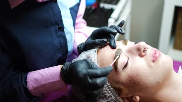 Procedure Eyebrow Microblading Master Black Gloves Doing Blending Needle Models — Stockvideo