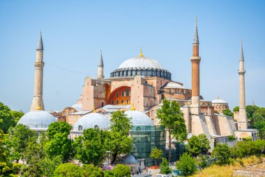 Aziz Sophia Katedrali ve eski İstanbul ilinin park bölgesi yakınlarında. Yüksek kalite fotoğraf