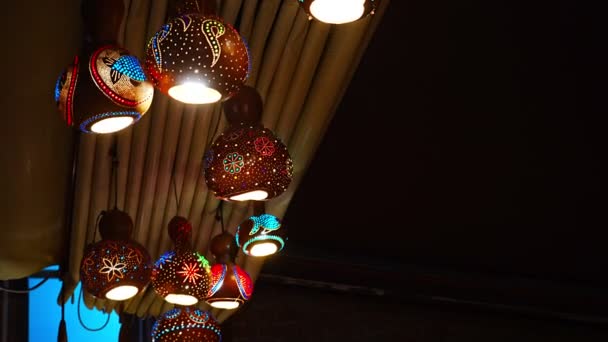 Lampes Turques Décoratives Lumineuses Traditionnelles Lumières Colorées Aux Couleurs Vives — Video