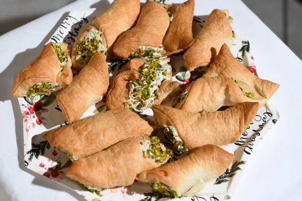 Italian Finger Food Shortcrust Pastry Cannoli Melted Cheese Chopped Pistachios — Stock fotografie
