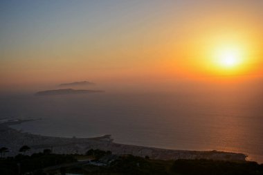 arka plan günbatımı İtalya denizde