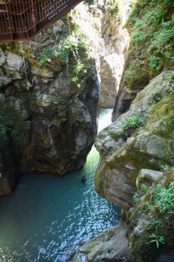 İtalyan dağlarının gizli köşeleri düşüyor