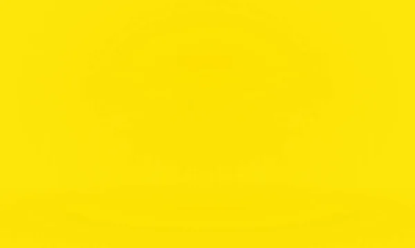 ผนังสตูดิโอเกรเดียนสีเหลืองทองหรูหรา, ใช้เป็นพื้นหลัง, รูปแบบ, แบนเนอร์และการนําเสนอผลิตภัณฑ์ . — ภาพถ่ายสต็อก