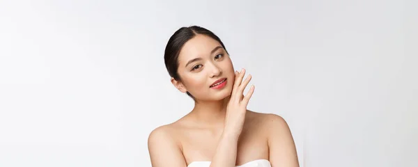 Hermosa Mujer Asiática Maquillaje Cosmética Chica Mano Toque Mejilla Sonrisa — Foto de Stock