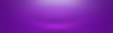 Stüdyo Arkaplan Konsepti - ürün için soyut boş ışık gradyanı mor stüdyo odası arka planı. Düz Stüdyo arkaplanı.