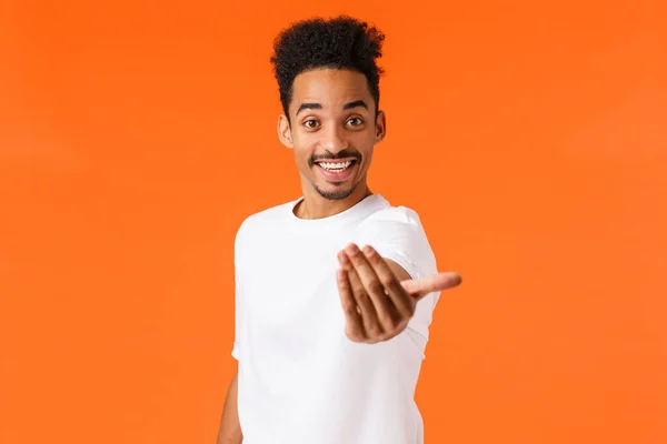 Vem Juntar Nós Feliz Amigável Afro Americano Moderno Estudante Masculino — Fotografia de Stock