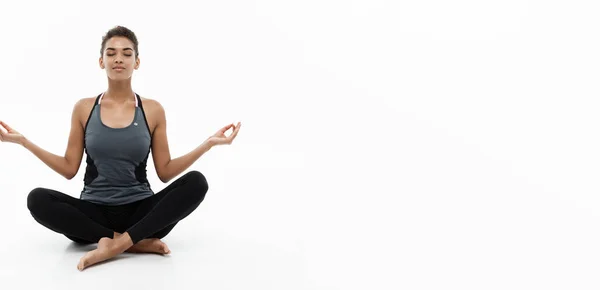 Sağlıklı Fitness Kavramı Güzel Amerikan Afrika Bayan Fitness Giyim Yoga — Stok fotoğraf