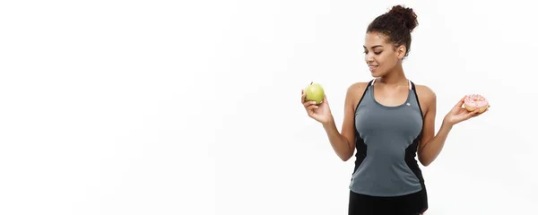 Concepto Saludable Dietético Hermoso Deportista Afroamericano Tomar Una Decisión Entre —  Fotos de Stock