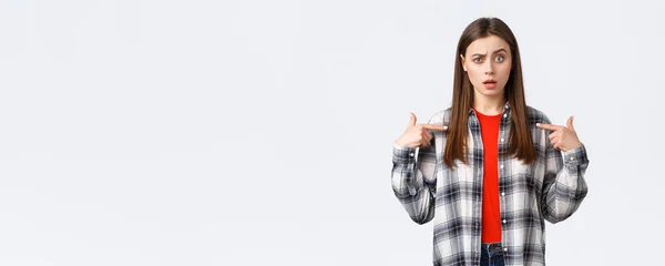 Estilo Vida Emociones Diferentes Concepto Actividades Ocio Una Jovencita Confusa — Foto de Stock