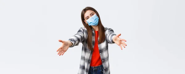 Coronavirus Outbreak Leisure Quarantine Social Distancing Emotions Concept Friendly Looking — Stock Photo, Image