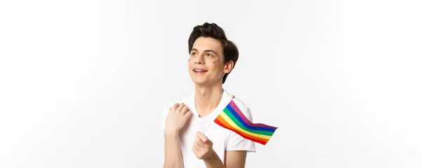 Cintura Tiro Atraente Gay Homem Com Glitter Rosto Acenando Orgulho — Fotografia de Stock