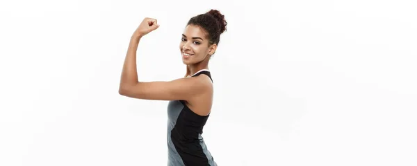 Concepto Saludable Fitness Retrato Una Joven Hermosa Afroamericana Que Muestra — Foto de Stock