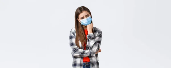 Brote Coronavirus Ocio Cuarentena Distanciamiento Social Concepto Emociones Triste Aburrido — Foto de Stock