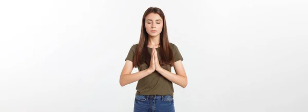 Mulher Bonita Roupas Casuais Mãos Dadas Orando Isolada Branco — Fotografia de Stock