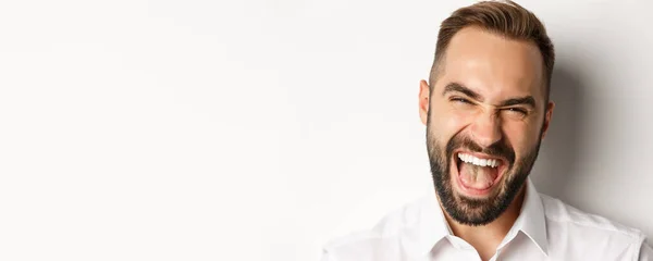 Emoties Mensen Concept Headshot Van Gelukkig Aantrekkelijke Man Lachen Glimlachen — Stockfoto