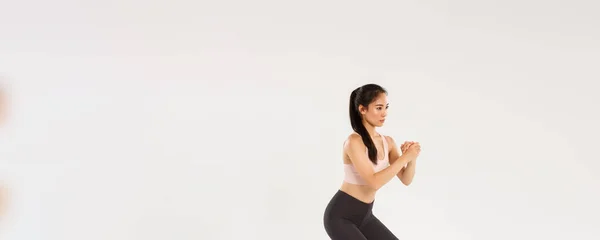 Full Length Side View Focused Slim Asian Girl Doing Fitness — Stock Photo, Image