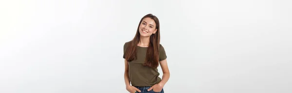 クローズアップポートレートの若い女性カジュアルな肖像画で肯定的なビュー 大きな笑顔 美しいモデルポージングでスタジオ上の白い背景 — ストック写真