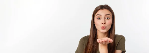 Portret Van Een Jonge Vrouw Die Een Kus Blazen Geïsoleerd — Stockfoto