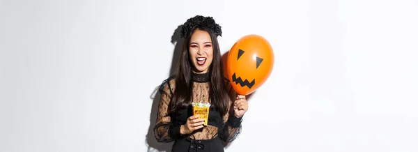 Truco Bruja Miedo Tratar Halloween Celebración Dulces Globo Naranja Pie — Foto de Stock