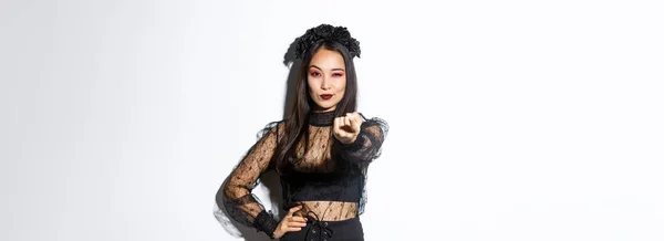 Zelfverzekerde Mooie Aziatische Vrouw Sexy Heks Kostuum Lokken Vertellen Komen — Stockfoto