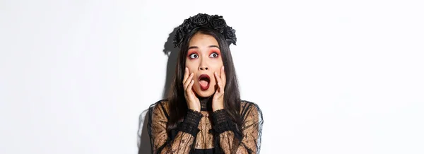 Nahaufnahme Einer Verängstigten Asiatischen Frau Halloween Kostüm Einer Hexe Die — Stockfoto