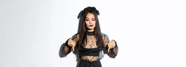 Esitante Seria Dall Aspetto Femminile Asiatica Costume Mago Vestita Strega — Foto Stock