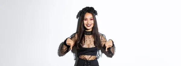 Mooie Aziatische Vrouw Heks Kostuum Gotische Stijl Make Wijzende Vingers — Stockfoto