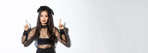 Sassy Vacker Asiatisk Kvinna Svart Gotisk Klänning Bär Häxa Kostym — Stockfoto