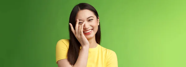 Cintura Sincero Feliz Alegre Tierna Mujer Asiática Femenina Morena Riendo —  Fotos de Stock