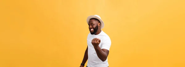 Bello Giovane Afro Americano Dipendente Sentirsi Eccitato Gesticolando Attivamente Tenendo — Foto Stock