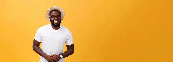 Único Homem Negro Musculoso Bonito Com Cabeça Raspada Braços Dobrados — Fotografia de Stock