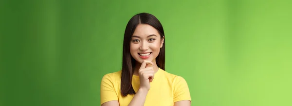 Inteligente Asertiva Creativa Asiática Estudiante Hacer Interesante Investigación Suposición Sonriendo —  Fotos de Stock