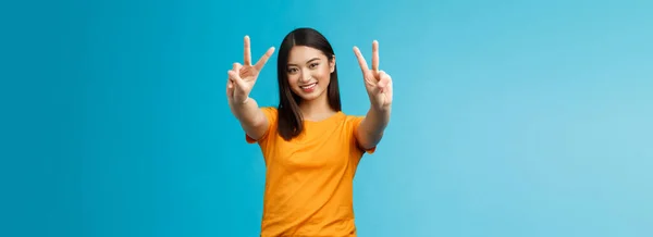 Positivo Optimista Lindo Asiático Chica Creer Ganar Objetivo Éxito Extender —  Fotos de Stock