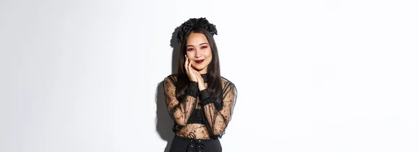 Gambar Gadis Asia Yang Tersenyum Sensual Wanita Dengan Kostum Halloween — Stok Foto