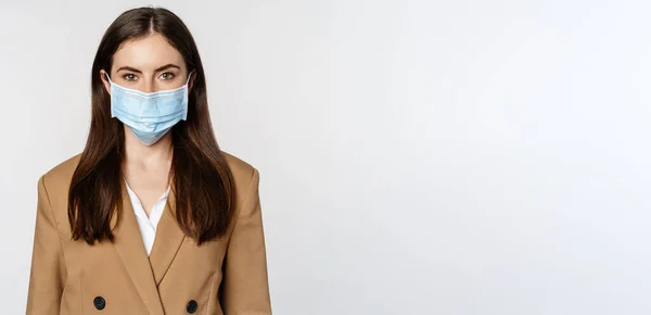 Workaplce Pandemic Concept Face Portrait Businesswoman Medical Mask Suit Looking — Stockfoto