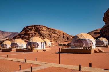 WADI RUM Jordan - 20 Ocak 2022: Luxe Staycation Wadi romu, Ürdün