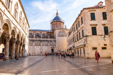Hırvatistan 'ın Dubrovnik kentindeki Stradun Caddesi' ndeki Rektör Sarayı.
